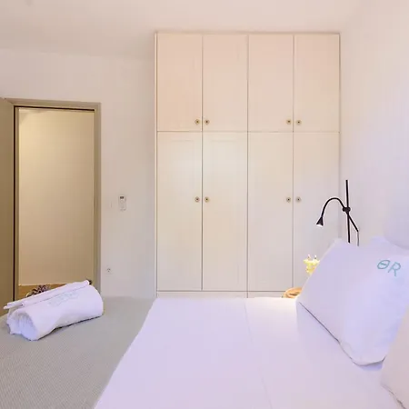 Thalatta Paros كريس أكتي