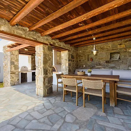 Thalatta Paros فيلة كريس أكتي