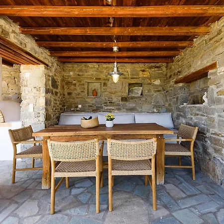 Thalatta Paros فيلة كريس أكتي