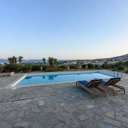 Thalatta Paros فيلة كريس أكتي
