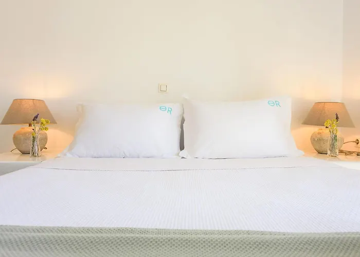 Thalatta Paros Chrisi Akti (Paros)